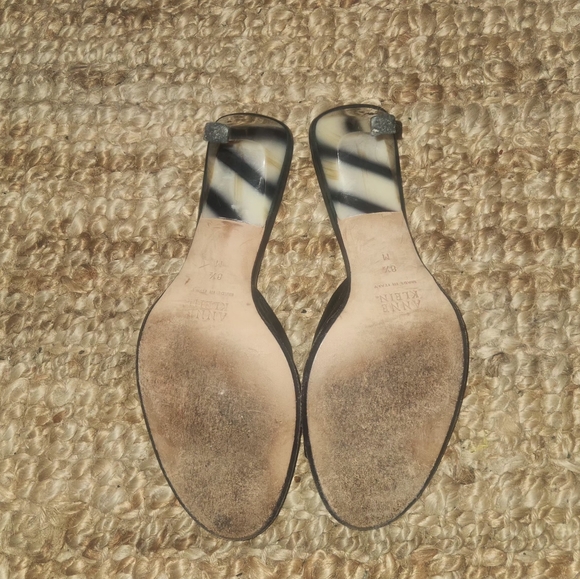 Anne Klein Black Heels - Picture 3 of 3